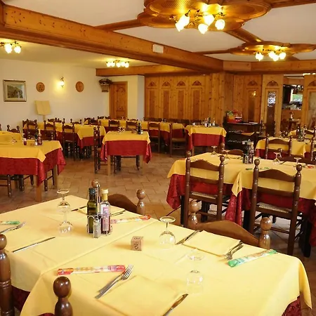 Belvedere Mountain Experience Hotel Monno